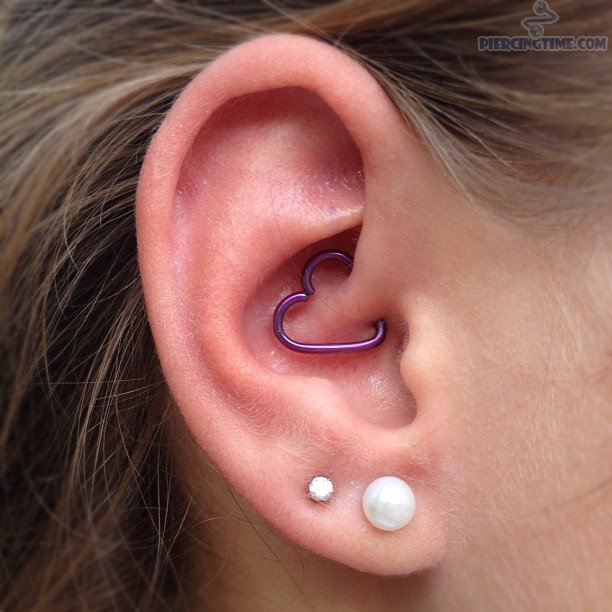 dual-lobe-and-and-daith-piercing