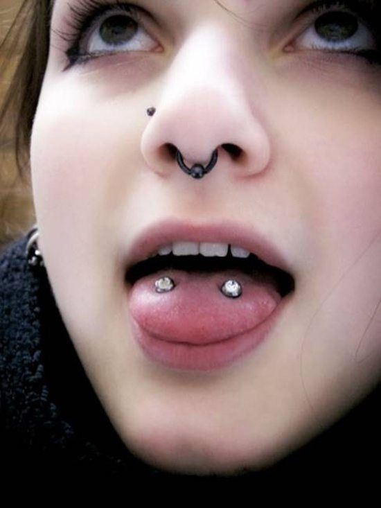 tongue-piercing-and-nose-piercing-for-cute-girls